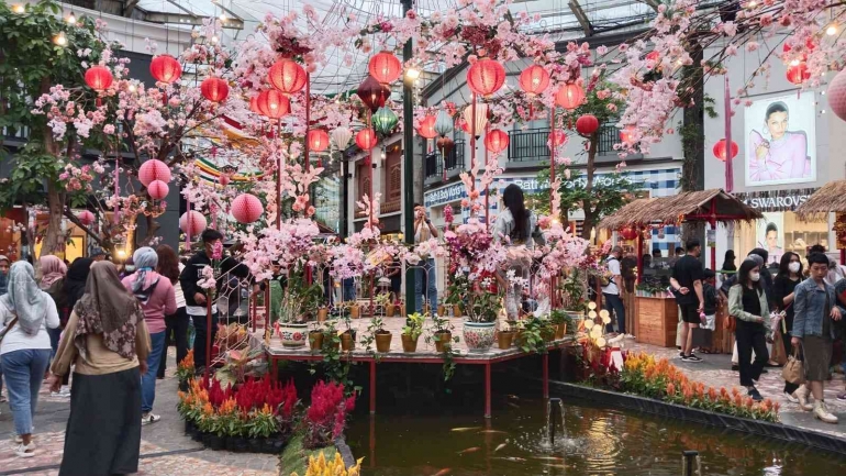 Guzheng dan Barongsai di Paris van Java Halaman 1 - Kompasiana.com