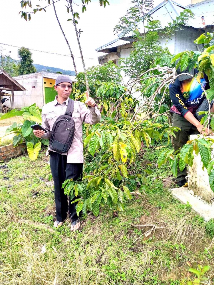 Hasil diteksi lapangan ada pemukiman dalam kawasan hutan lindung (doc. Rasna)