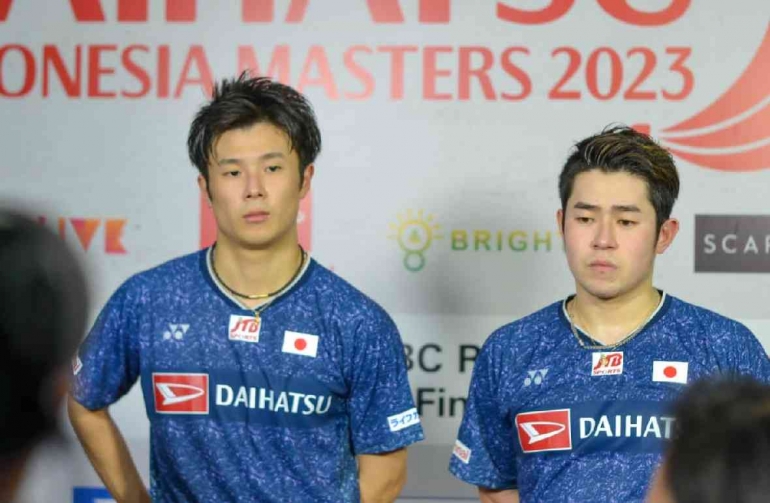 Hoki/ Kobayashi 'kena mentalnya' saat menghadapi Leo/ Daniel di babak semifinal Indonesia Masters 2023. (sumber: okezone.com)