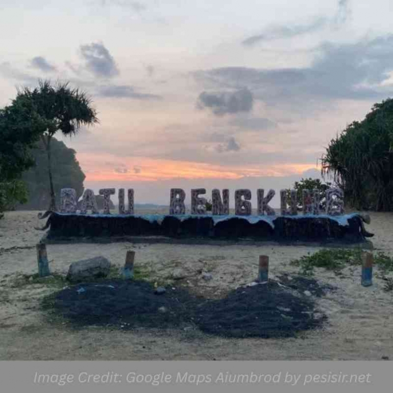 Pantai Batu Bengkung | Foto : Google Maps Aiumbrod by pesisir.net
