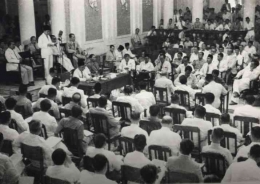 Wakil Presiden Moh. Hatta membuka Konferensi Inter-Indonesia II di Jakarta, 31 Juli 1949, sumber: ANRI, Foto IPPHOS No. 1307