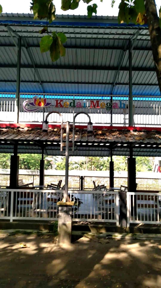 Kedai Megah Lamongan. Sumber foto: dokumen pribadi