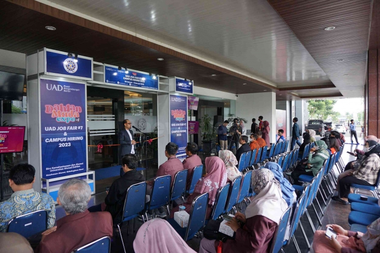 Pembukaan Dahlan Muda Expo #1 di Kampus Utama Universitas Ahmad Dahlan (UAD) (Foto: Humas dan Protokol UAD)