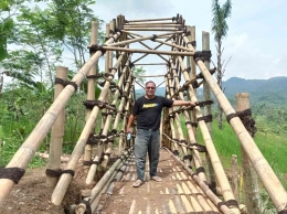 Jembatan menuju perkampungan suku Baduy Dalam di Desa Kanekes, Kecamatan Leuwidamar, Kabupaten Lebak, Provinsi Banten. Dokumentasi Pribadi