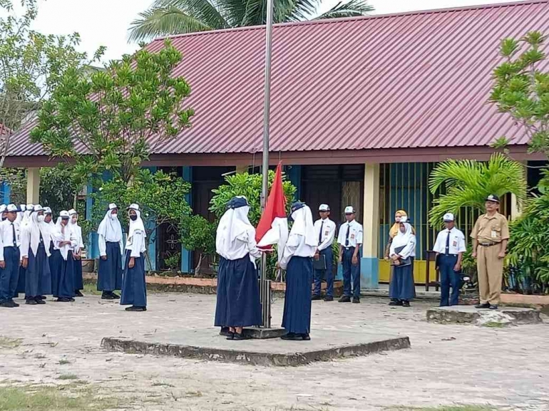 Upacara Bendera Sekolah Formal (dokpri)