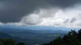 Salah satu keindahan dari puncak Sangbua, Tana Toraja. Sumber Foto: Dok. Pribadi