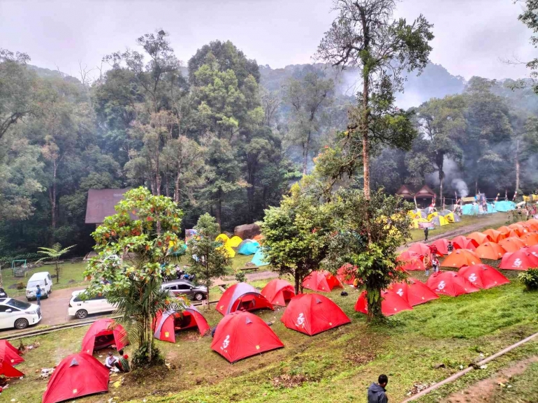 Suasana Camping di Paseban Fly Resort, sumber: doc. pribadi