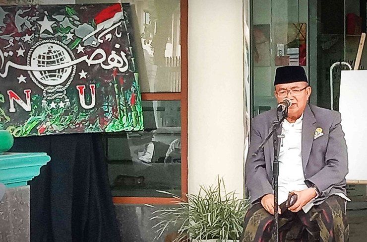 Rais Syuriyah PWNU Jawa Barat, KH. Dr. Abun Bunyamin, MA., saat membuka acara Pameran Seni Rupa Lesbumi Jabar (1/2/2023). Photo: Teguh (dok. pri)