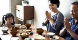 ilustrasi Orang Jepang sebelum makan | Sumber: jepang-indonesia.co.id