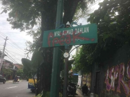 Papan nama Jalan Nyai Ahmad Dahlan: Dokpri