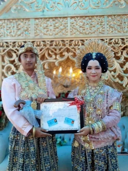 Pernikahan (sumber:bulukimbakab.hp.id)