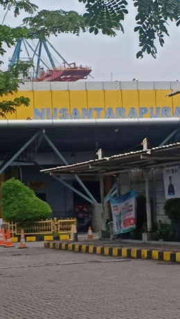Dermaga Nusantarapura, Terminal Penumpang Kapal Laut di Pelabuhan Tanjungpriok, Jakarta (foto : Nur Terbit)