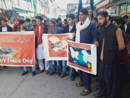 Orang Kashmir di Pakistan merayakan Hari Solidaritas Kashmir sebagai Hari Penipuan di wilayah Kashmir yang diduduki Pakistan. | Sumber: aninews.in
