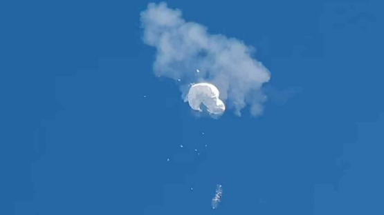 Balon udara Tiongkok berhasil ditembak jatuh. Photo: Reuters