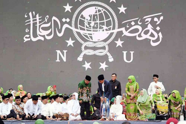  President of Indonesia, Joko Widodo, attended the 73th anniversary celebration of Muslimat NU (Photo by Antara/Wahyu via thejakartapost.com)