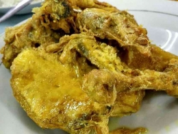 Ayam Goreng Telur Begadang-Lampung. Sumber: www.restaurantguru.com