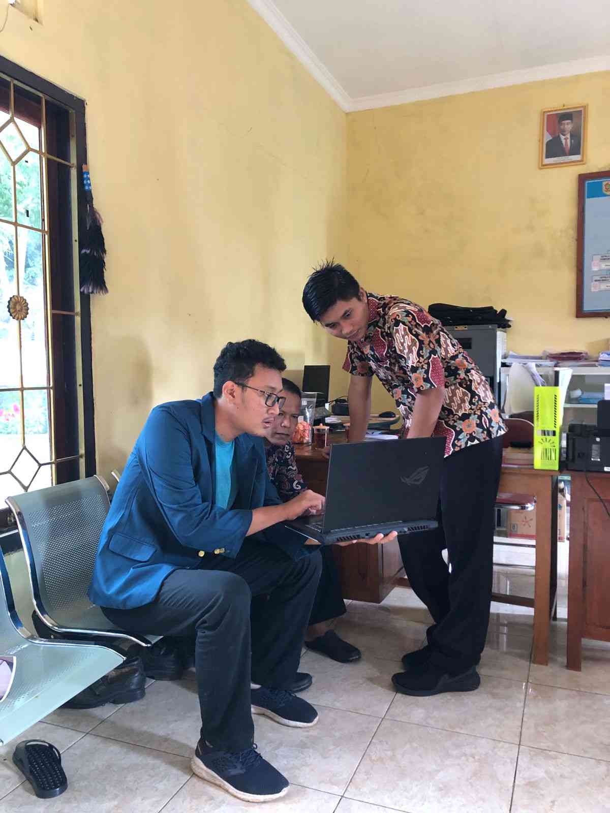 Mahasiswa KKN Undip Tim 1 2022/2023 Membuat Website Desa Dengan ...