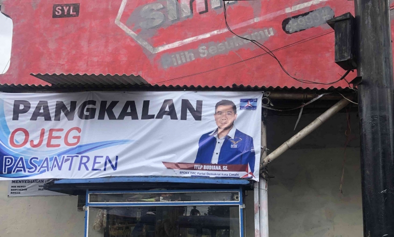 Pangkalan Ojek di Kawasan Cimahi. Sumber: Penulis