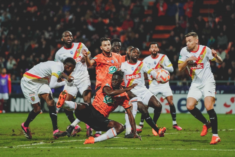 Lorient Vs Lens 1-1, Les Sang et Or Menang Lewat Adu Penalti 2-4