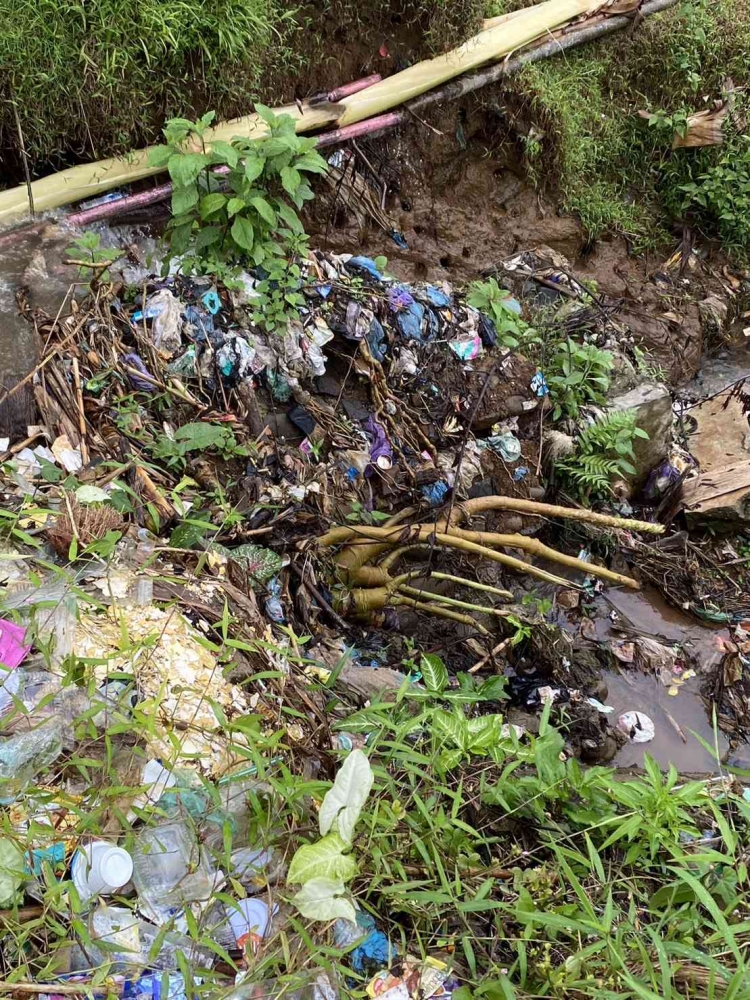 Sampah di Desa Candi (dokumen pribadi)