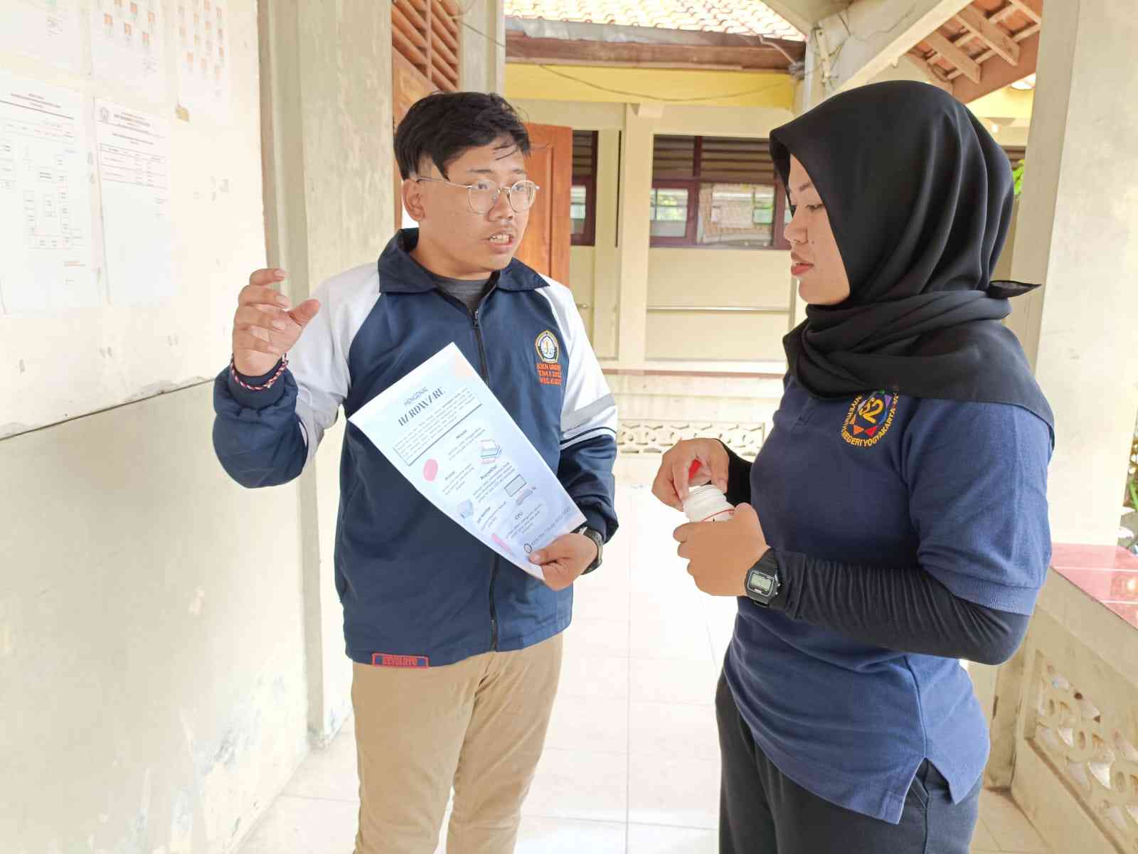 Foto Artikel : Trobosan Baru, Mahasiswa KKN Undip Mengedukasi Guru TIK ...