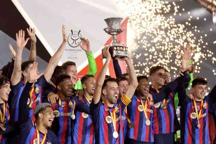 Barcelona juara Piala Super Copa Spanyol (Foto: Reuters/Ahmed Yosri)