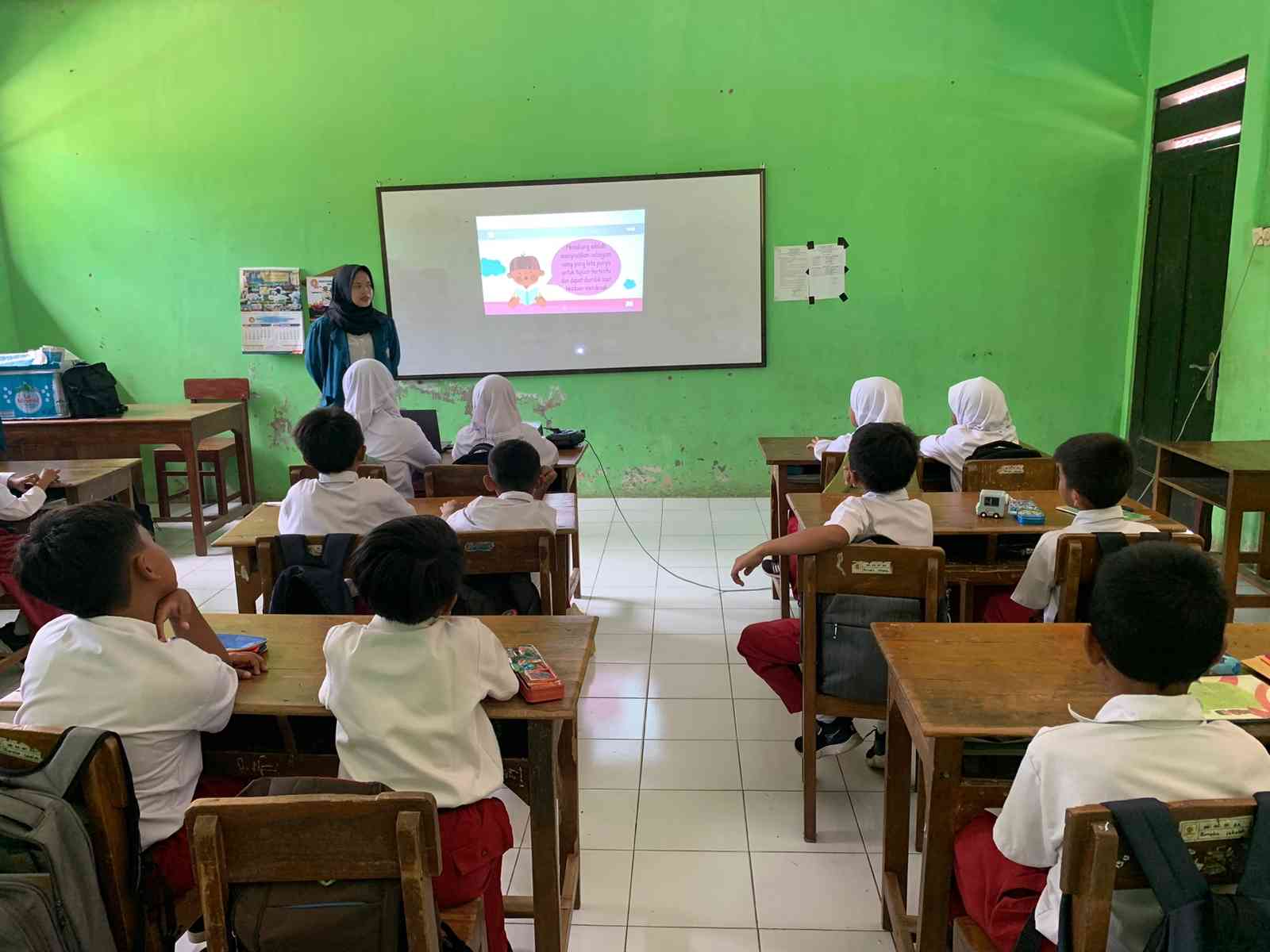 Demi Meningkatkan Rasa Gemar Menabung Pada Anak, Mahasiswi KKN Undip ...