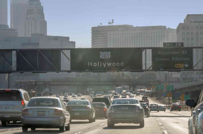 Jalan tol menuju downtown Los Angeles | Image by pixabay.com