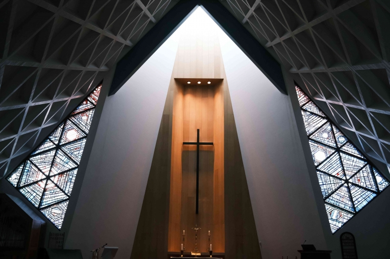Ilustrasi: Sebuah gereja dengan desain modern. Sumber: Unsplash / Sonia Dauer