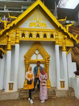 Pengunjung di Kawasan Thailand, The Great Asia Africa Lembang, Sabtu (04/02/2023)
