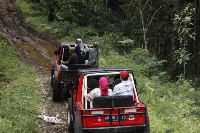 Sensasi jalur berlumpur pada rute Jeep Wisata Serang/Foto: Dokumentasi pribadi