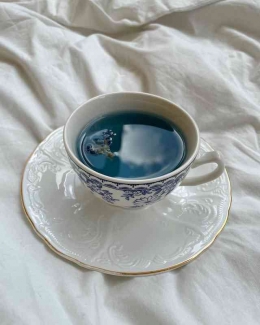 Ilustrasi secangkir teh bunga telang (Pexels.com)