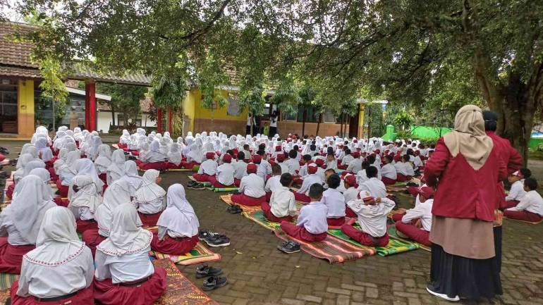 Foto pendampingan kegiatan Labatu di SDN 1 Gambiran/ Tim dokumentasi KKN