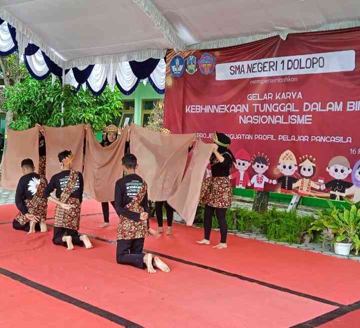 Tarian dari pulau Maluku (dokpri IYeeS) 