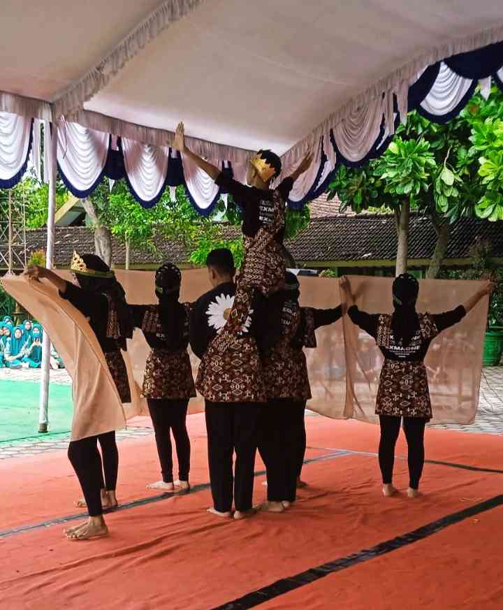 Tarian menarik dan atraktif dari Maluku (dokpri IYeeS) 