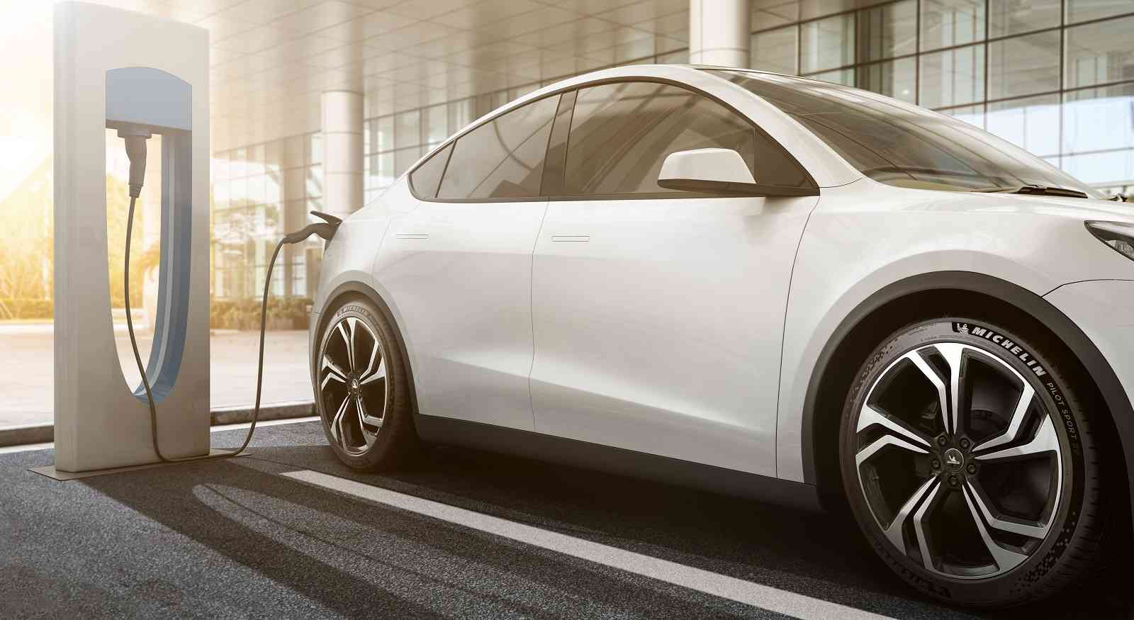 Plug-In Electric Vehicle (michelinman.com)