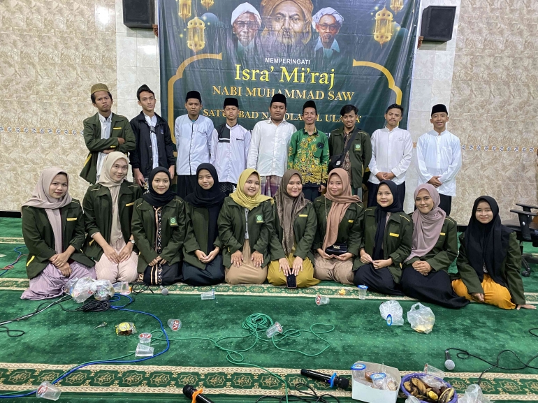 Foto bersama KKN Karangmalang 2 dan IPPNU (Dokpri)