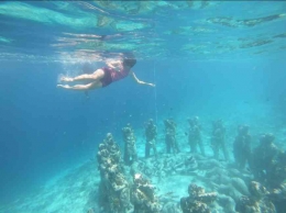 Keunikan bawah laut Gili, patung bawah laut (Dok. Pribadi)