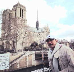 Gereja Katolik Notre Dame di sisi Sungai Seine, Paris. Dokumen Pribadi.