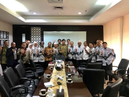 Bapak Airlangga Hartanto bersama PGRI/dokpri