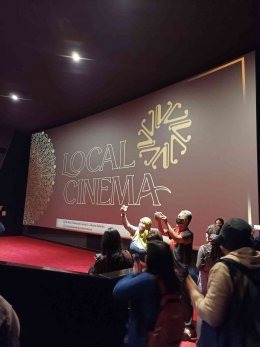 Komiker asyik mengikuti cinema tur di Local Cinema Fatmawati (dokumen pribadi) 