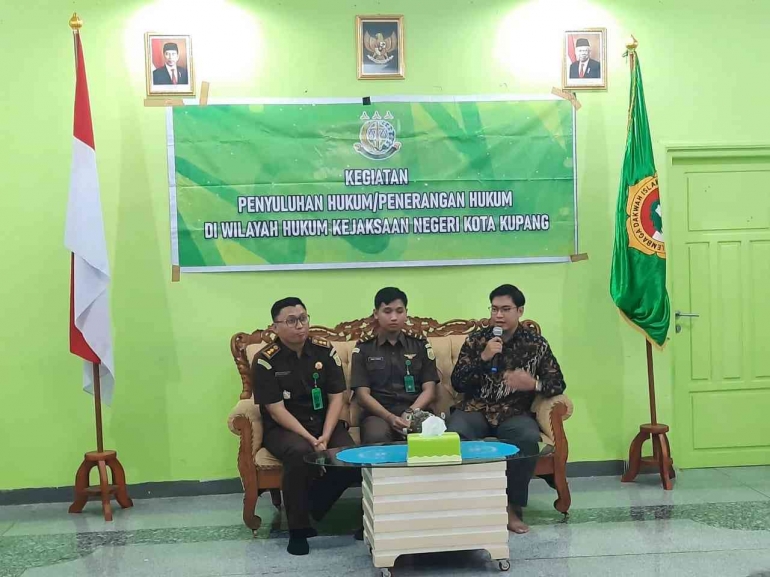 Kejari Kota Kupang beri penyuluhan hukum kepada warga LDII. (Foto: Dok)