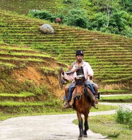 Kuda adalah transportasi tradisional di Simbuang-Mappak. Sumber foto: Dok. Facebook Bernard Eli
