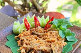 Pecel pitik masakan khas Banyuwangi (instagram.com/waroengkemarang)
