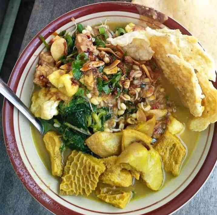 Rujak soto makanan favorit masyarakat Banyuwangi (instagram.com/jatimkulineran)