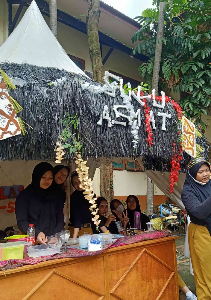 Gebyar P5 siswa mengenalkan rumah adat Suku Asmat. Dokpri