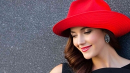 Topi merah (Gambar canva.com)