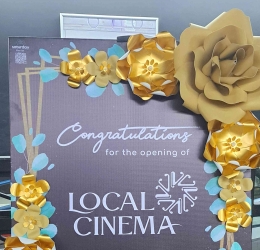 Papan bunga ucapan selamat atas Grand Opening Local Cinema (dokpri)