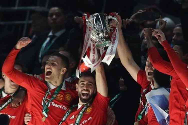 Manchester United  meraih juara Piala Liga Inggris. Foto: AFP/Adrian Dennis via Kompas.com
