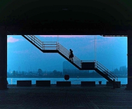 Ilustrasi naik tangga oleh Ricardo Oliveira (pexels.com)